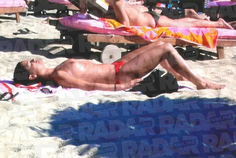 Meghan Markle topless