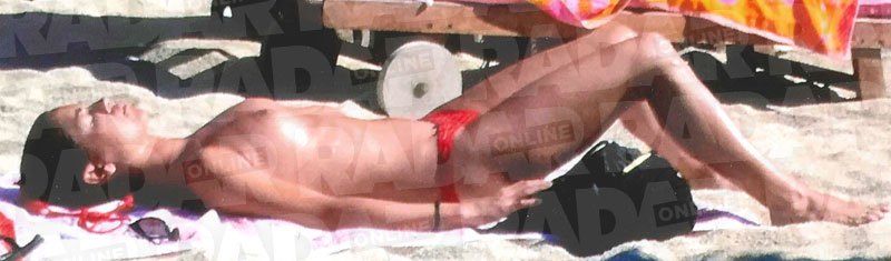 Meghan Markle topless