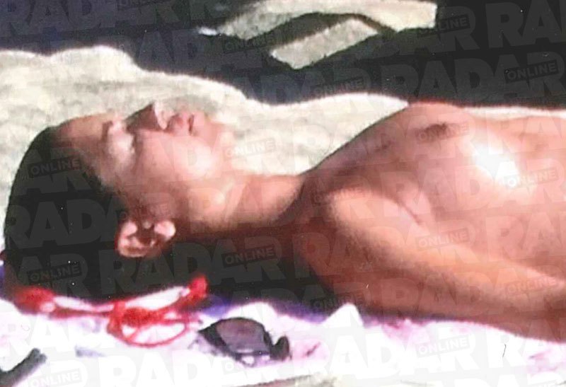 Meghan Markle topless