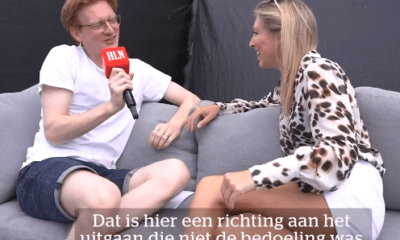Elise van Vlaanderen wordt geinterviewd door Showbizz